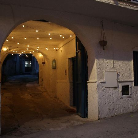 Terra Muronis Hotel Diffuso Castel Morrone Esterno foto