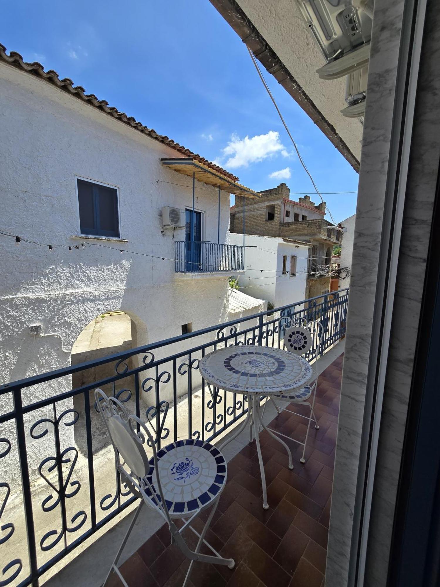 Terra Muronis Hotel Diffuso Castel Morrone Esterno foto