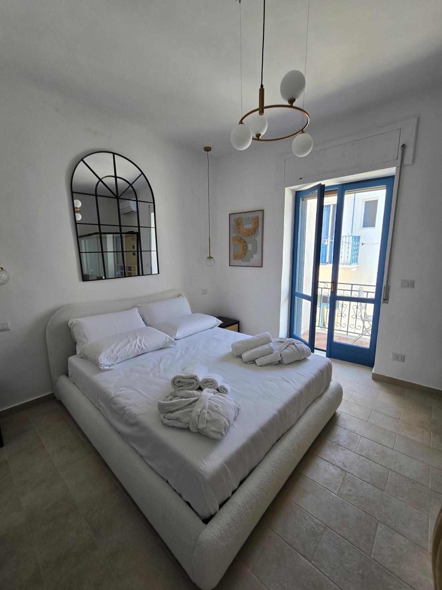 Terra Muronis Hotel Diffuso Castel Morrone Esterno foto