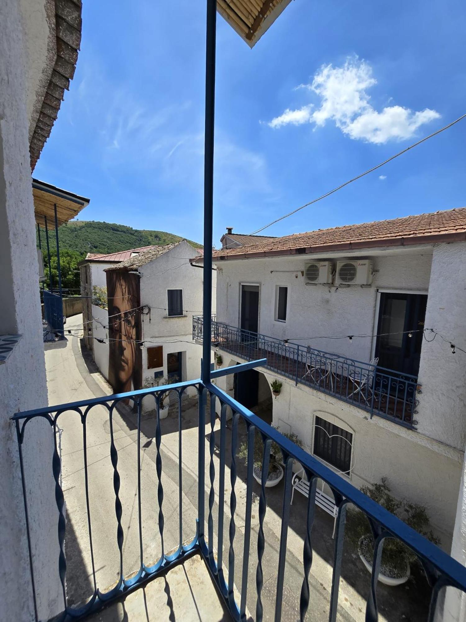 Terra Muronis Hotel Diffuso Castel Morrone Esterno foto