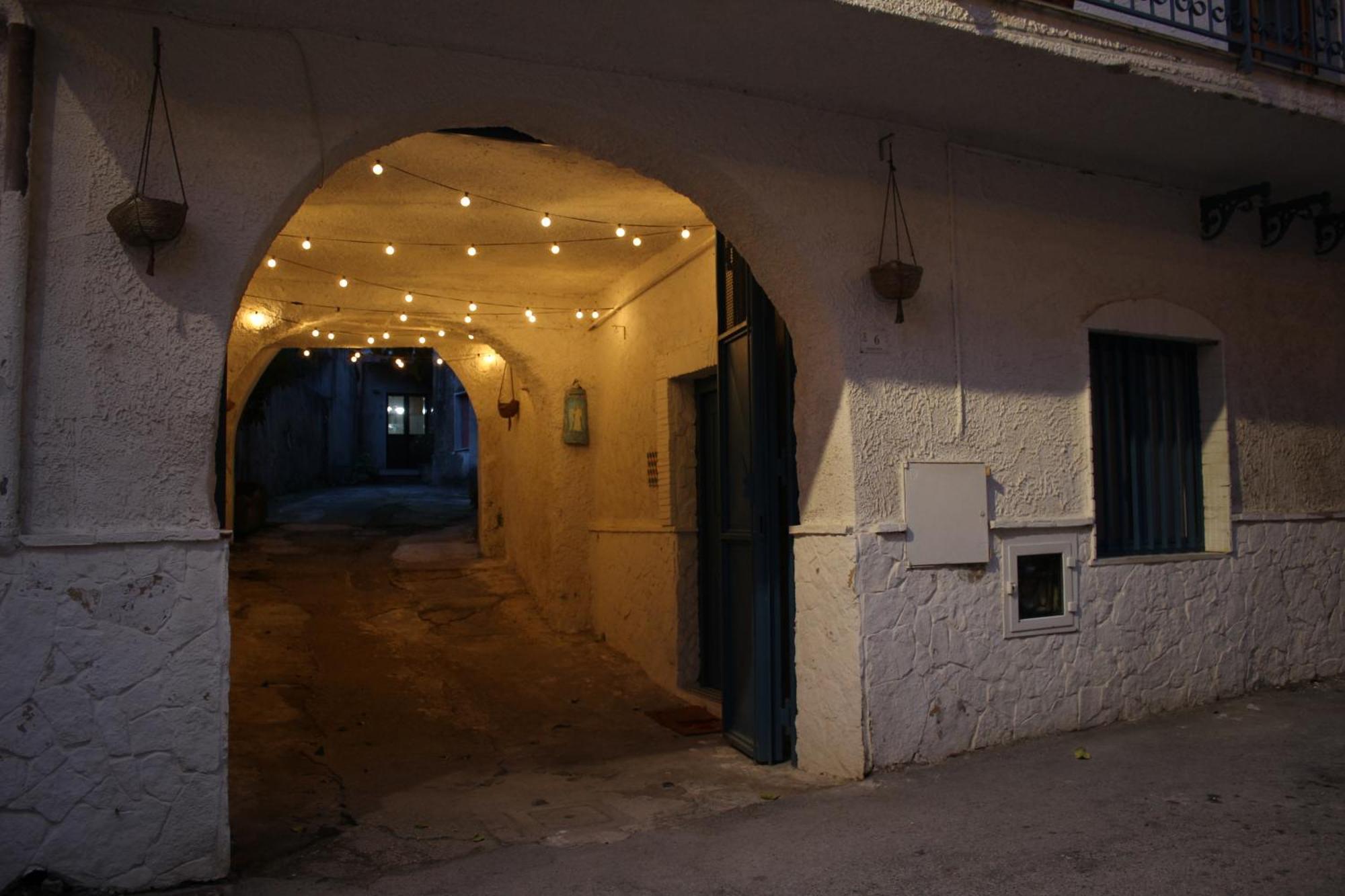 Terra Muronis Hotel Diffuso Castel Morrone Esterno foto