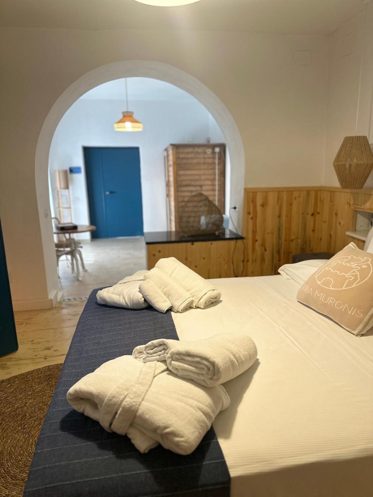 Terra Muronis Hotel Diffuso Castel Morrone Esterno foto